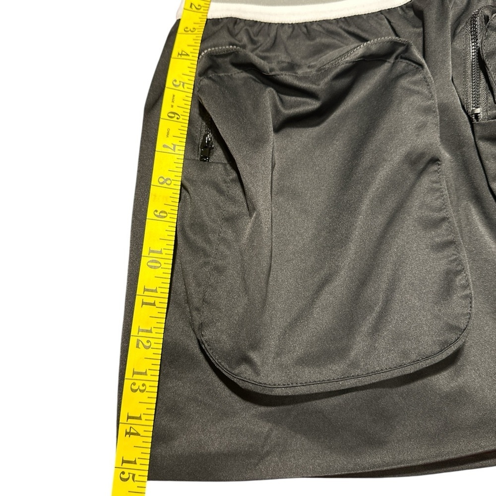 AKIRA Black Cargo Shorts Relaxed Fit - Picture 9 of 10